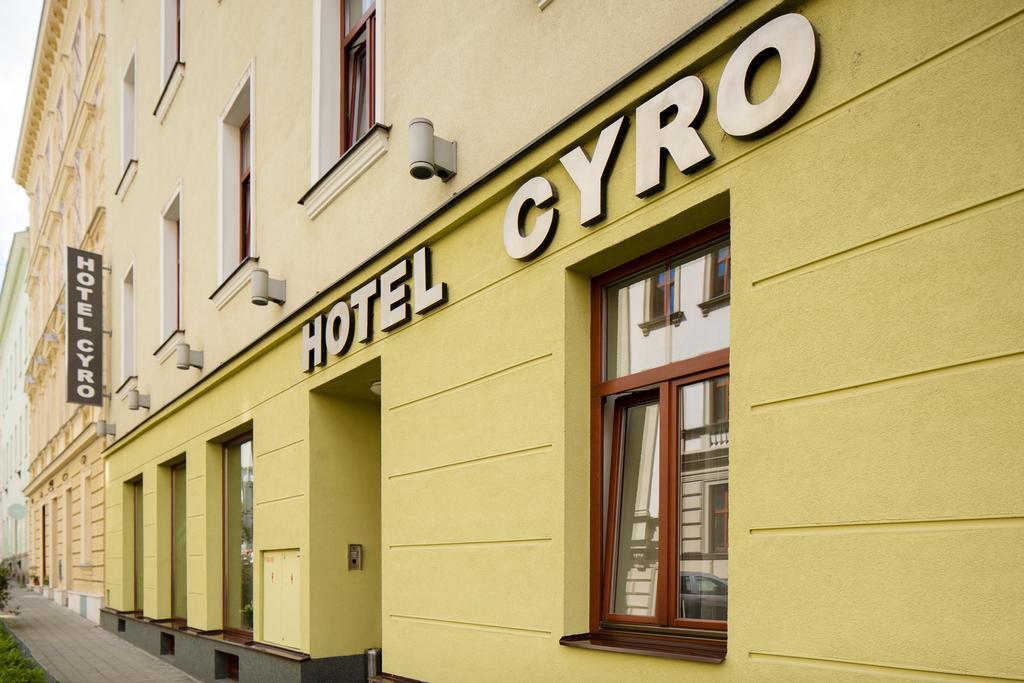 Hotel Cyro Brno Bagian luar foto